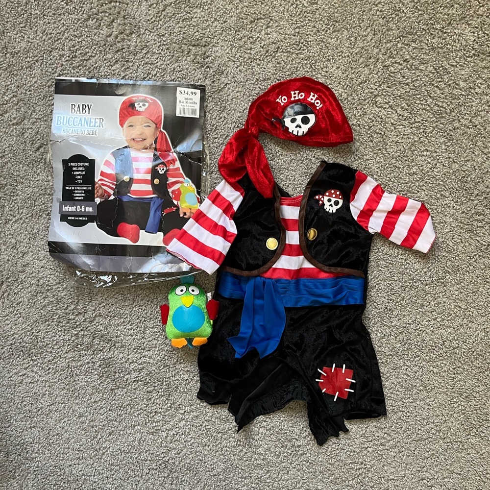 Baby buccaneer costume